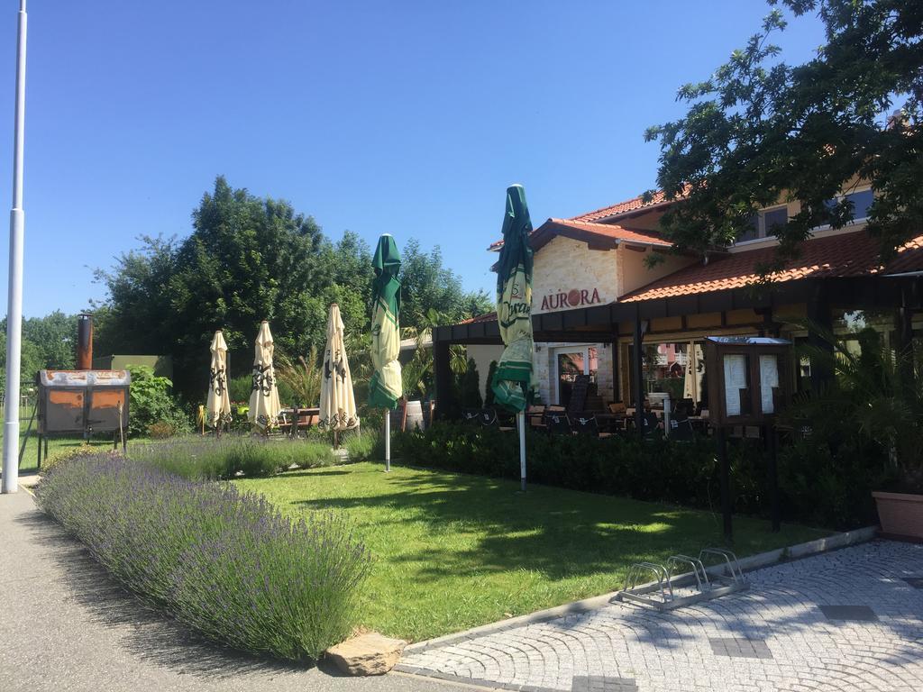 Aurora Panzió Acomodação com café da manhã Bük Exterior foto