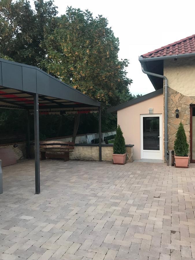 Aurora Panzió Acomodação com café da manhã Bük Exterior foto