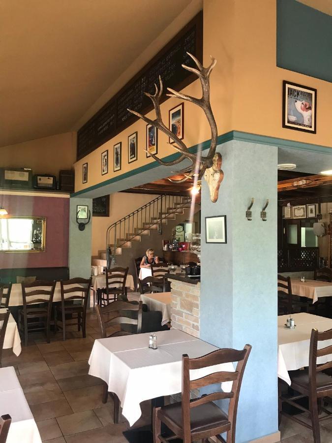 Aurora Panzió Acomodação com café da manhã Bük Exterior foto